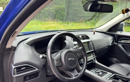 Jaguar F-Pace, 2017 год, 2 800 000 рублей, 18 фотография