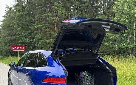 Jaguar F-Pace, 2017 год, 2 800 000 рублей, 15 фотография