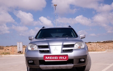 Mitsubishi Outlander III рестайлинг 3, 2005 год, 820 000 рублей, 2 фотография