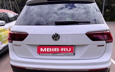 Volkswagen Tiguan II, 2019 год, 2 600 000 рублей, 3 фотография