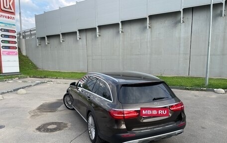 Mercedes-Benz E-Класс, 2017 год, 3 099 000 рублей, 3 фотография