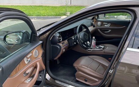 Mercedes-Benz E-Класс, 2017 год, 3 099 000 рублей, 9 фотография