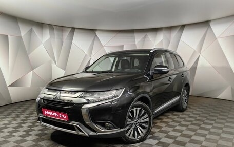 Mitsubishi Outlander III рестайлинг 3, 2018 год, 1 549 000 рублей, 1 фотография