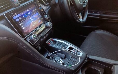 Honda Insight III, 2018 год, 2 290 000 рублей, 14 фотография