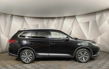 Mitsubishi Outlander III рестайлинг 3, 2018 год, 1 549 000 рублей, 6 фотография