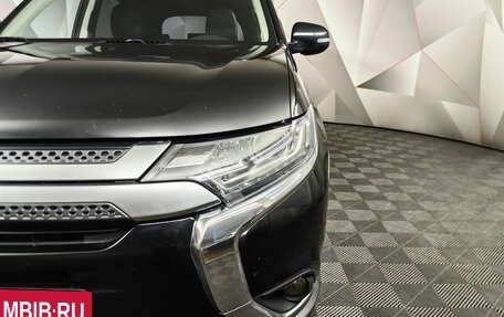 Mitsubishi Outlander III рестайлинг 3, 2018 год, 1 549 000 рублей, 10 фотография