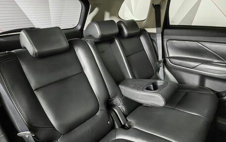 Mitsubishi Outlander III рестайлинг 3, 2018 год, 1 549 000 рублей, 16 фотография