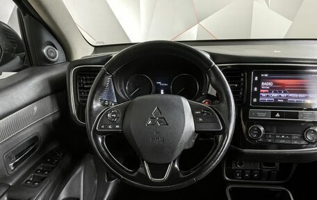 Mitsubishi Outlander III рестайлинг 3, 2018 год, 1 549 000 рублей, 19 фотография
