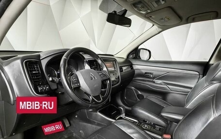 Mitsubishi Outlander III рестайлинг 3, 2018 год, 1 549 000 рублей, 18 фотография