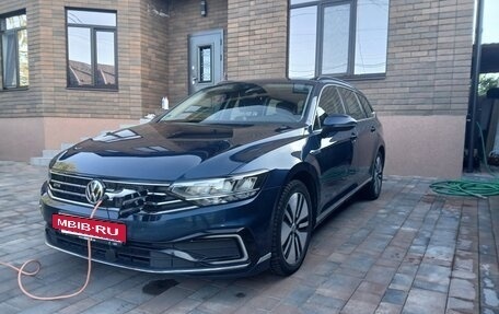 Volkswagen Passat B8 рестайлинг, 2020 год, 2 350 000 рублей, 15 фотография