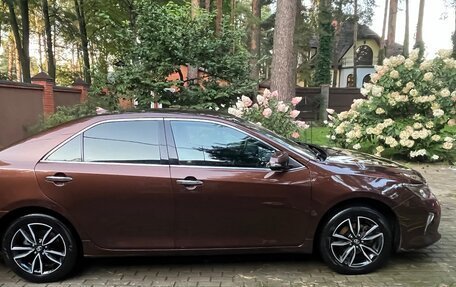 Toyota Camry, 2017 год, 2 000 000 рублей, 3 фотография