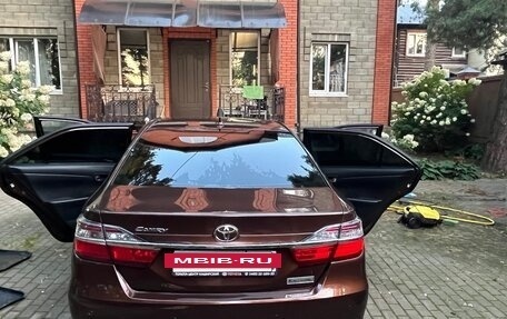 Toyota Camry, 2017 год, 2 000 000 рублей, 5 фотография