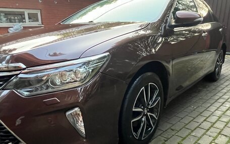 Toyota Camry, 2017 год, 2 000 000 рублей, 14 фотография