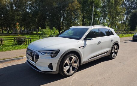 Audi e-tron I, 2019 год, 3 650 000 рублей, 4 фотография