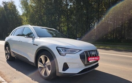 Audi e-tron I, 2019 год, 3 650 000 рублей, 6 фотография