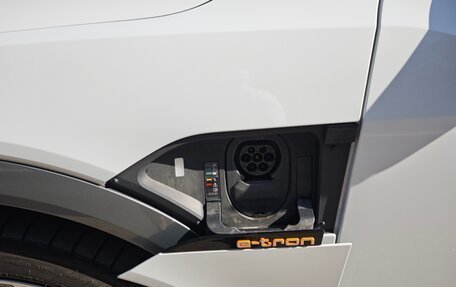 Audi e-tron I, 2019 год, 3 650 000 рублей, 7 фотография