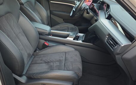 Audi e-tron I, 2019 год, 3 650 000 рублей, 15 фотография