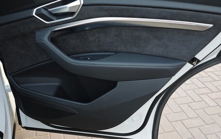 Audi e-tron I, 2019 год, 3 650 000 рублей, 12 фотография