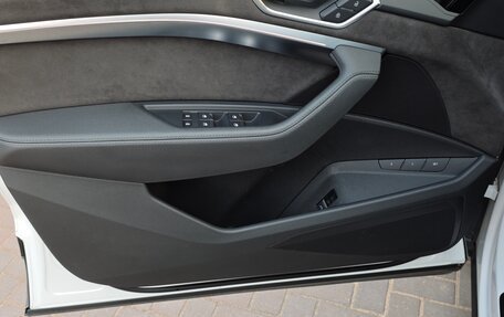 Audi e-tron I, 2019 год, 3 650 000 рублей, 13 фотография