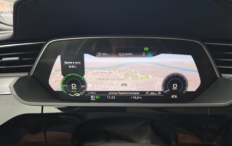 Audi e-tron I, 2019 год, 3 650 000 рублей, 28 фотография