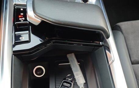 Audi e-tron I, 2019 год, 3 650 000 рублей, 25 фотография