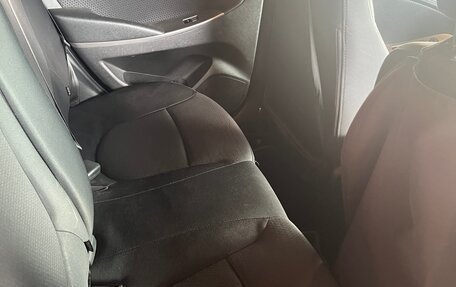 Hyundai Solaris II рестайлинг, 2015 год, 850 000 рублей, 4 фотография