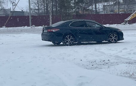 Toyota Camry, 2018 год, 1 900 000 рублей, 5 фотография