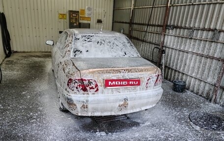 Mitsubishi Carisma I, 1999 год, 235 000 рублей, 2 фотография