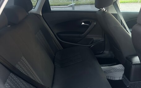 Volkswagen Polo VI (EU Market), 2015 год, 730 000 рублей, 21 фотография