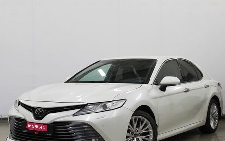 Toyota Camry, 2018 год, 2 690 000 рублей, 1 фотография
