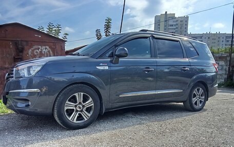 SsangYong Stavic, 2014 год, 1 666 000 рублей, 3 фотография