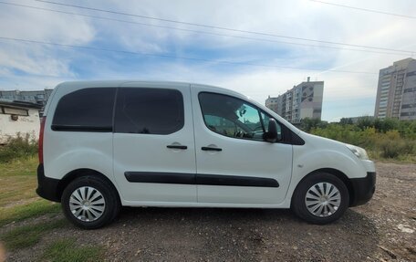 Peugeot Partner II рестайлинг 2, 2011 год, 800 000 рублей, 1 фотография