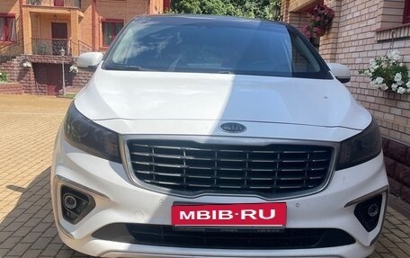 KIA Carnival III, 2018 год, 2 590 000 рублей, 1 фотография