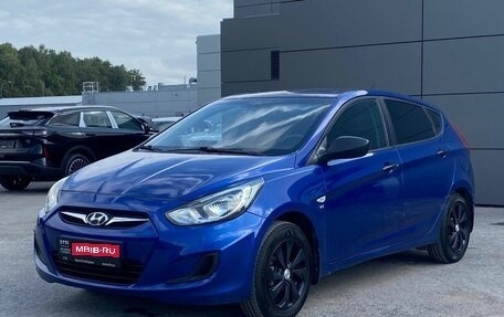 Hyundai Solaris II рестайлинг, 2013 год, 800 000 рублей, 1 фотография