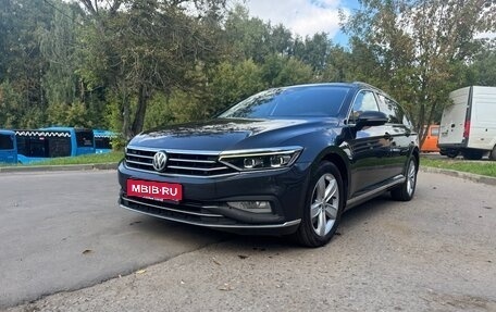 Volkswagen Passat B8 рестайлинг, 2019 год, 2 400 000 рублей, 1 фотография