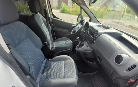 Peugeot Partner II рестайлинг 2, 2011 год, 800 000 рублей, 16 фотография