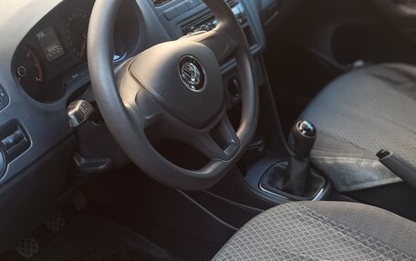 Volkswagen Polo VI (EU Market), 2016 год, 1 000 000 рублей, 25 фотография