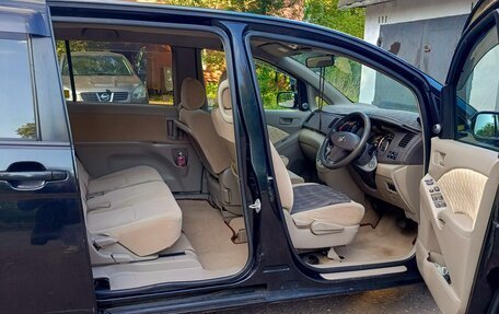 Toyota ISis I, 2005 год, 999 999 рублей, 9 фотография