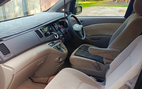 Toyota ISis I, 2005 год, 999 999 рублей, 10 фотография