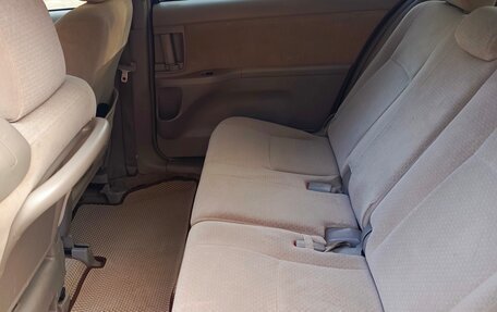 Toyota ISis I, 2005 год, 999 999 рублей, 11 фотография
