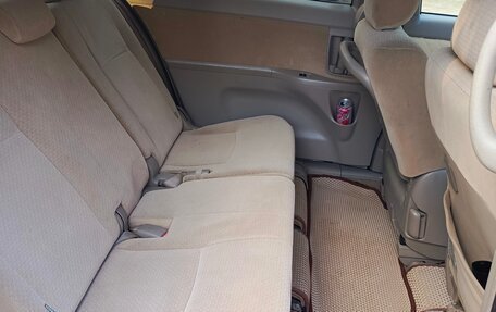Toyota ISis I, 2005 год, 999 999 рублей, 8 фотография