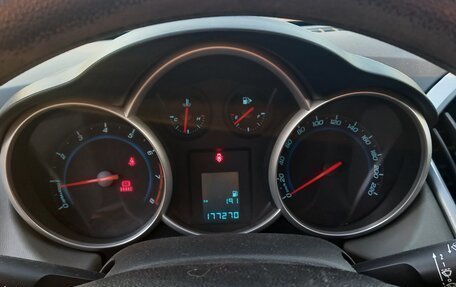 Chevrolet Cruze II, 2013 год, 900 000 рублей, 9 фотография
