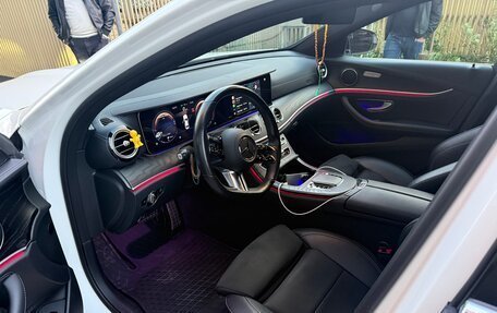 Mercedes-Benz E-Класс, 2022 год, 5 500 000 рублей, 8 фотография