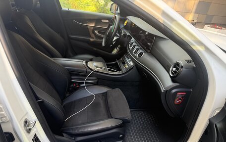 Mercedes-Benz E-Класс, 2022 год, 5 500 000 рублей, 9 фотография