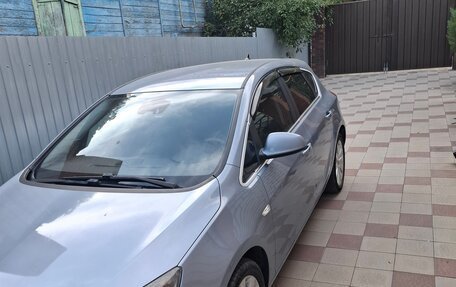 Opel Astra J, 2011 год, 750 000 рублей, 5 фотография
