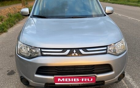Mitsubishi Outlander III рестайлинг 3, 2012 год, 1 150 000 рублей, 1 фотография
