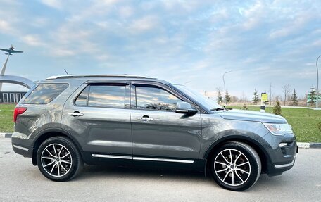 Ford Explorer VI, 2018 год, 2 500 000 рублей, 1 фотография