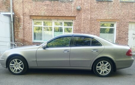 Mercedes-Benz E-Класс, 2004 год, 1 000 000 рублей, 6 фотография