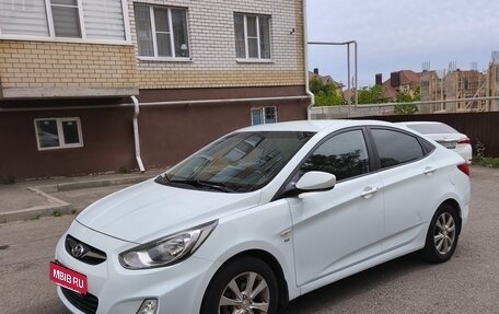 Hyundai Solaris II рестайлинг, 2011 год, 850 000 рублей, 2 фотография