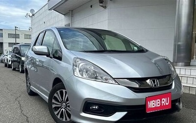 Honda Fit Shuttle I рестайлинг, 2015 год, 694 000 рублей, 1 фотография
